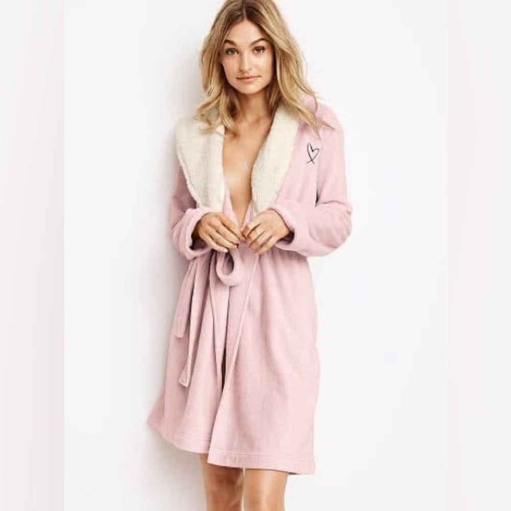 Victoria's Secret Pink Plush Chenille Sherpa Hooded embroidered heart Robe M/L